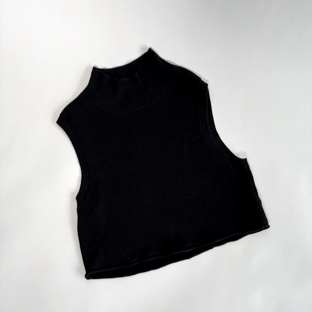 FREE PEOPLE Black Sleeveless Knit Cropped Mock-Neck